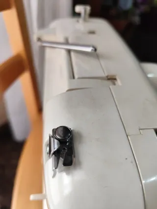 Piccola Macchina da cucire Singer Featherweight