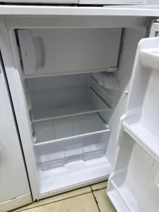 Nevera pequeña Smeg excelente estado