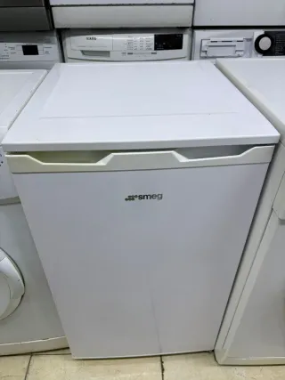 Nevera pequeña Smeg excelente estado