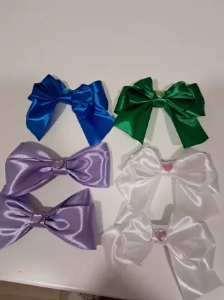 Moños de liston con adornos