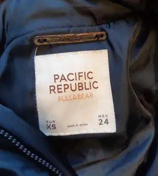 Anorak Plumifero Pull&Bear Pacífic Republic Azul y