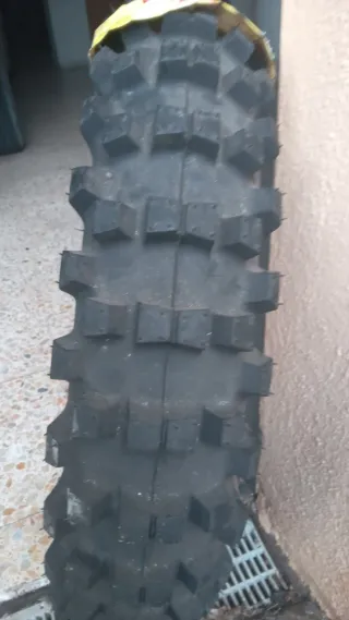 Neumático Pirelli MT32 110/90-19