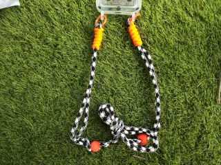 Funda iPhone 14 Pro con cordón