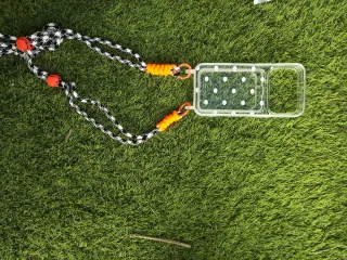 Funda iPhone 14 Pro con cordón