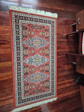 Alfombra de pasillo con diseño oriental