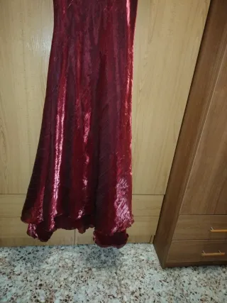 Vestido de fiesta rojo brillante