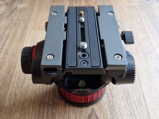 Rótula vídeo Manfrotto MVH502AH + semiesfera 75mm