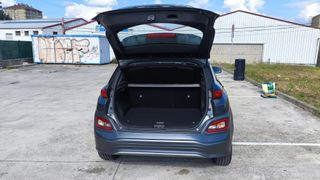 Hyundai Kona 100kW EV Klass 305km