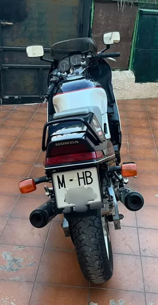 Honda VFR750 V4