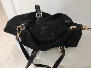 Bolso Negro BIMBA Y LOLA. Ropa. Como. Impermeable.