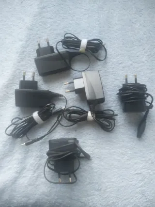 Carregadors Nokia AC3E, AC8E i Philips HQ8505