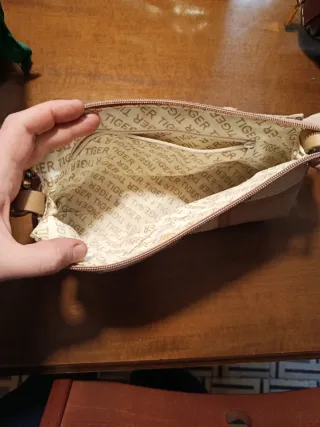 Bolso de mano negro con abalorios i bolso tiger