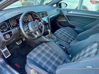 Volkswagen Golf 2.0 GTI