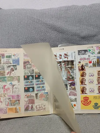 Álbum de sellos antiguo
