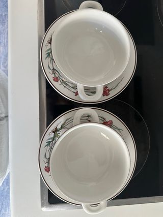 2 Tazas soperas de porcelana con sus platos