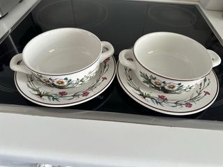 2 Tazas soperas de porcelana con sus platos