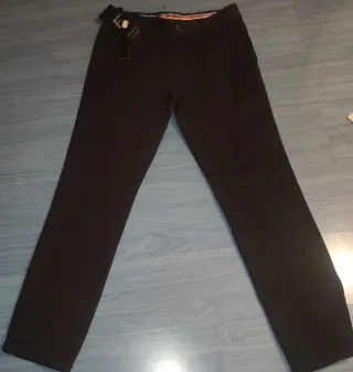 Pantalón chino negro sin estrenar con etiqueta