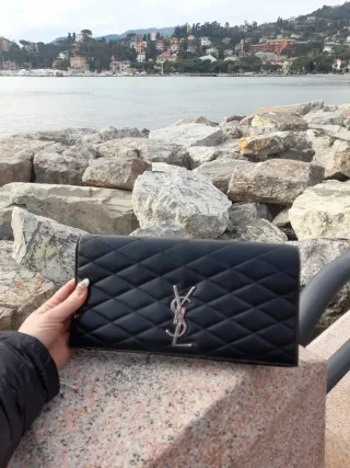 Pochette YSL Kate nera