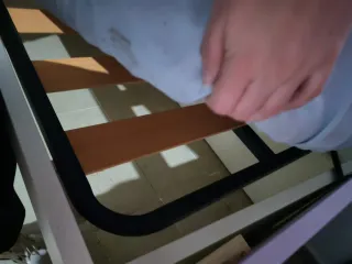 Cama doble y escritorio