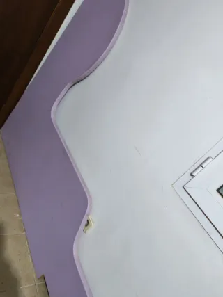 Cama doble y escritorio