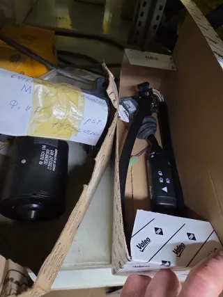 Repuestos Man F2000: Relés, Mandos, Pilotos