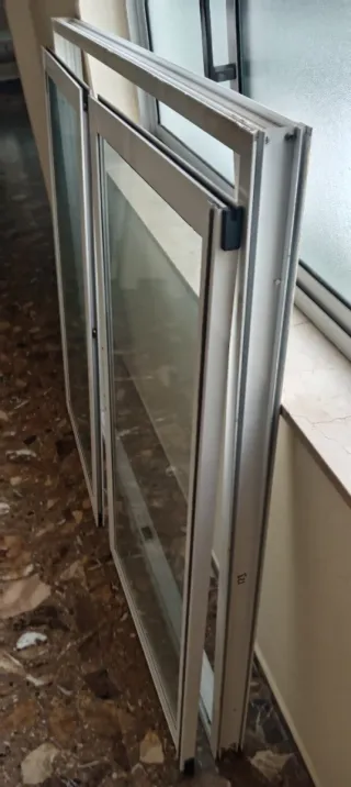 Ventana doble cristal aluminio blanco 1.23x1.23