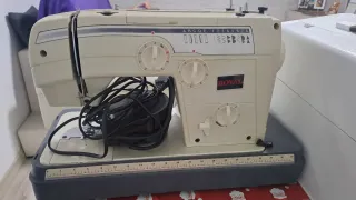 Máquina de coser Royal