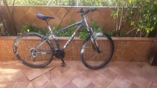 Bicicleta de montaña B-PRO m710