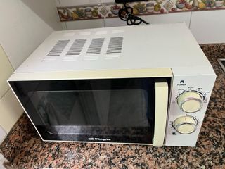 Microondas Orbegozo blanco