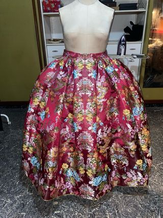 Modista de faldas de Fallera