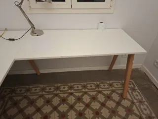 Mesa esquinera Ofiprix blanca