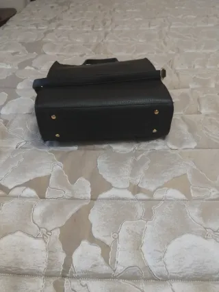 Borsa Laura Biagiotti nera con borchie