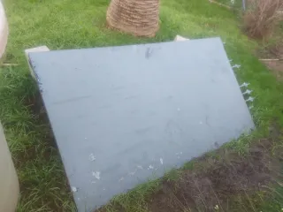 Puerta de parcela gris