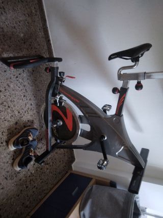 Bicicleta Spinning DreamGym Robusta y Silenciosa