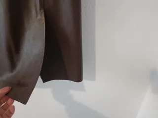 Falda de cuero auténtico marrón