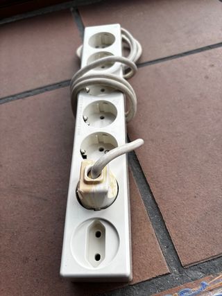 Regleta 7 enchufes con cable