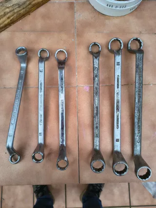 Llaves acodadas estrella - Palmera y otras no