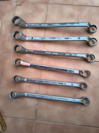 Llaves acodadas estrella - Palmera y otras no