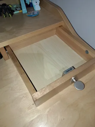 Mesa de escritorio de madera