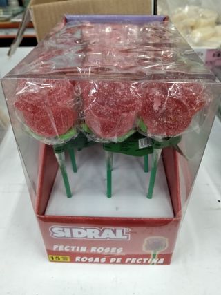 Se venden tartas para san Valentín, cestas, osos