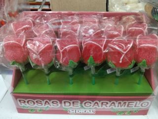 Se venden tartas para san Valentín, cestas, osos
