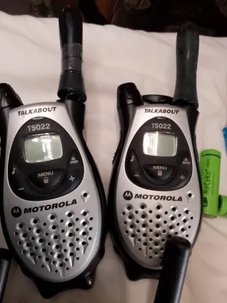 Lote Walkie Talkies Motorola T5022 y más