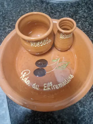 Plato de olivas de barro