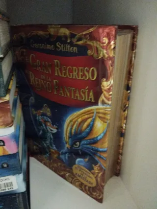 La Isla de los Dragones del Reino de la Fantasí...