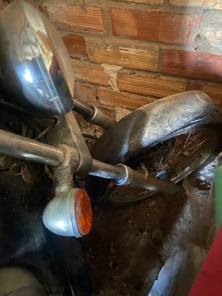 Moto Cruiser Negra y Azul