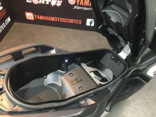 Yamaha XMAX 300 Negra