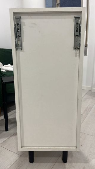Mueble auxiliar blanco con puerta y cajón