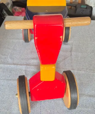 Triciclo Pintoy de madera