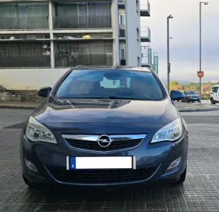 Opel Astra 2011