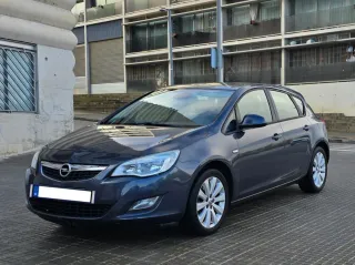 Opel Astra 2011